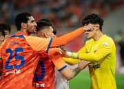 开云足球直播-球员之间的激烈竞争引发了观众的热烈掌声