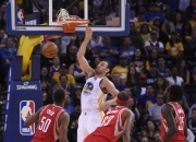 开云体育登录-勇士完胜火箭，巴图姆三分雨点燃全场的简单介绍