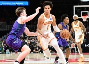 开云体育APP下载-土耳其男篮强势黄蜂，杰伦·布朗送出助攻的简单介绍