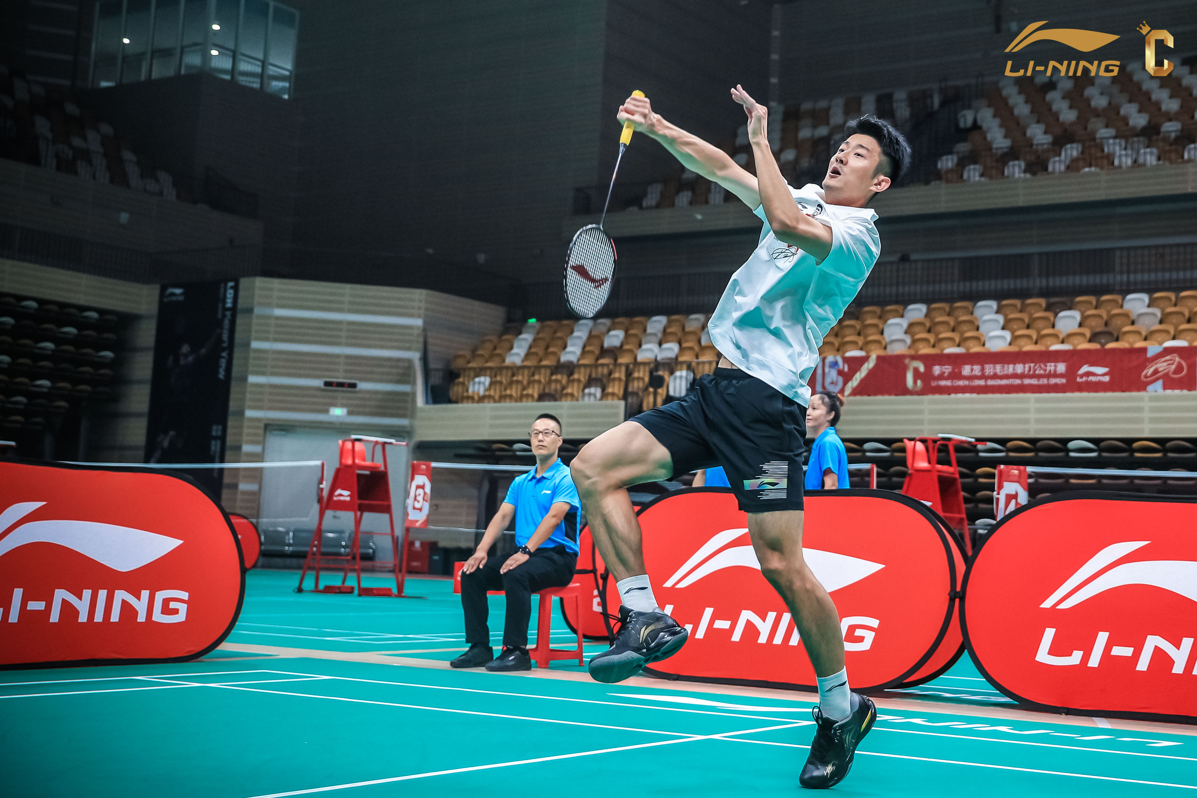 包含韩国羽毛球队轻取中国羽毛球队，谌龙爆发神勇的词条