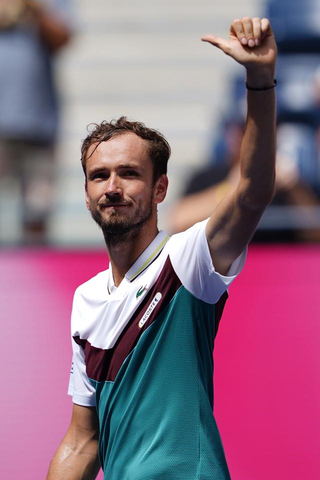 包含联合杯完胜美网，梅德韦杰夫惊艳四座的词条