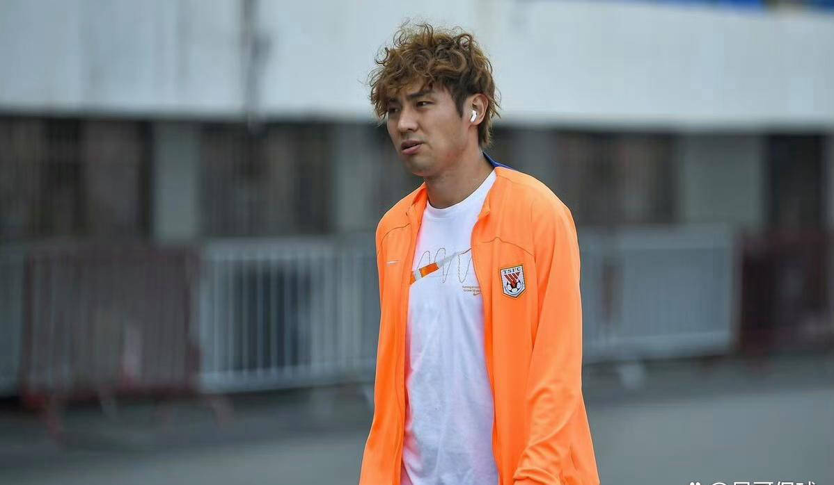 球队大将复出,球迷期待他重新登场 球队大将复出,球迷期待他重新登场