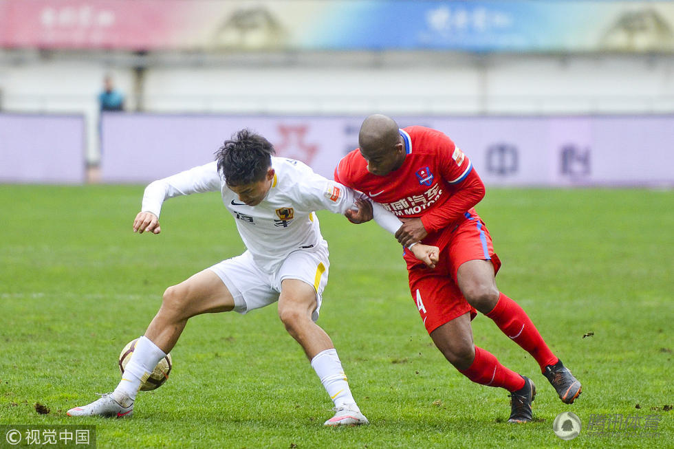 重庆队实力不俗，击败山东球队取得胜利的简单介绍