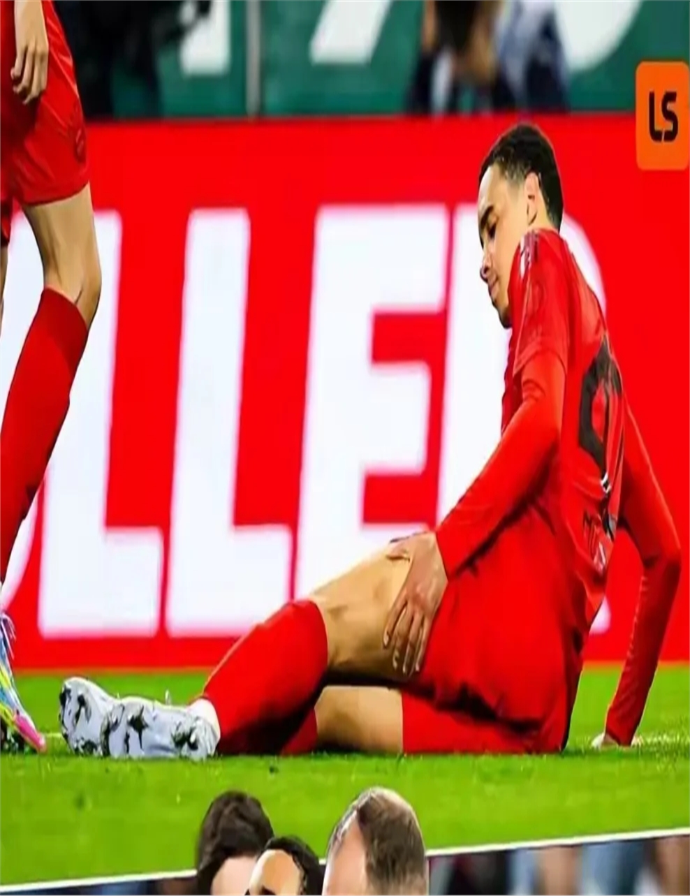 包含帕皮萨拉飞踢误伤,弗赖堡-负于对手的词条 包含帕皮萨拉飞踢误伤,弗赖堡-负于对手的词条