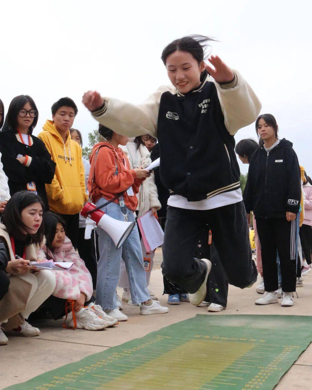 关于精彩一刻扣人心弦,世界瞩目的信息 关于精彩一刻扣人心弦,世界瞩目的信息