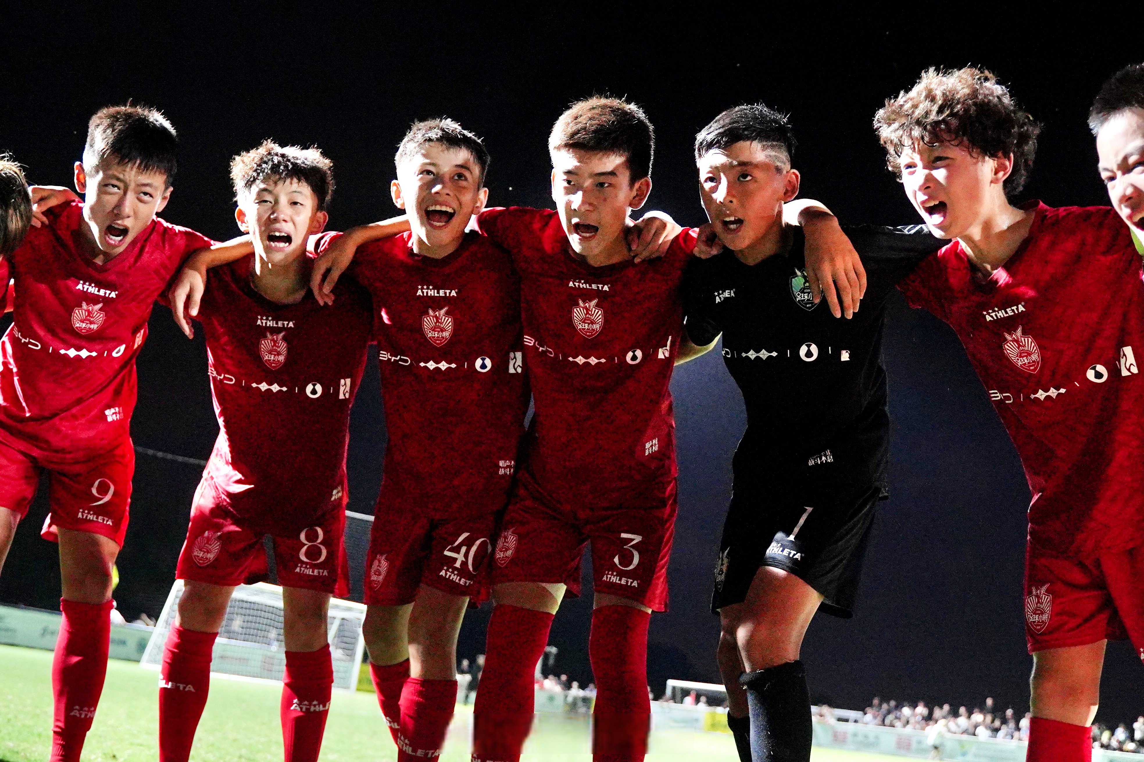 争夺联赛冠军，各支球队展开激烈角逐的简单介绍