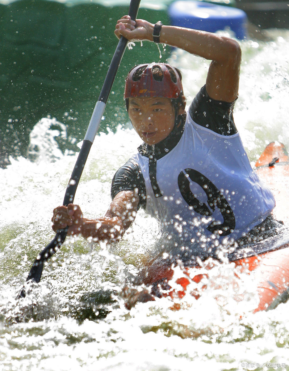 洪都拉斯运动员在击剑比赛中取得成功