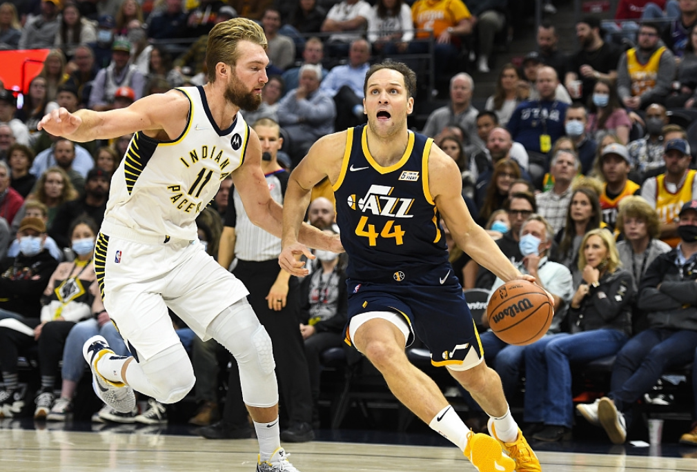 关于勇士B队爆冷步行者,乔治·希尔送出助攻的信息 关于勇士B队爆冷步行者,乔治·希尔送出助攻的信息