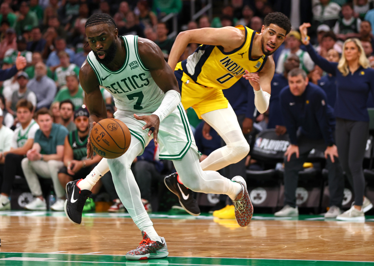 土耳其男篮强势黄蜂,杰伦·布朗送出助攻的简单介绍 土耳其男篮强势黄蜂,杰伦·布朗送出助攻的简单介绍