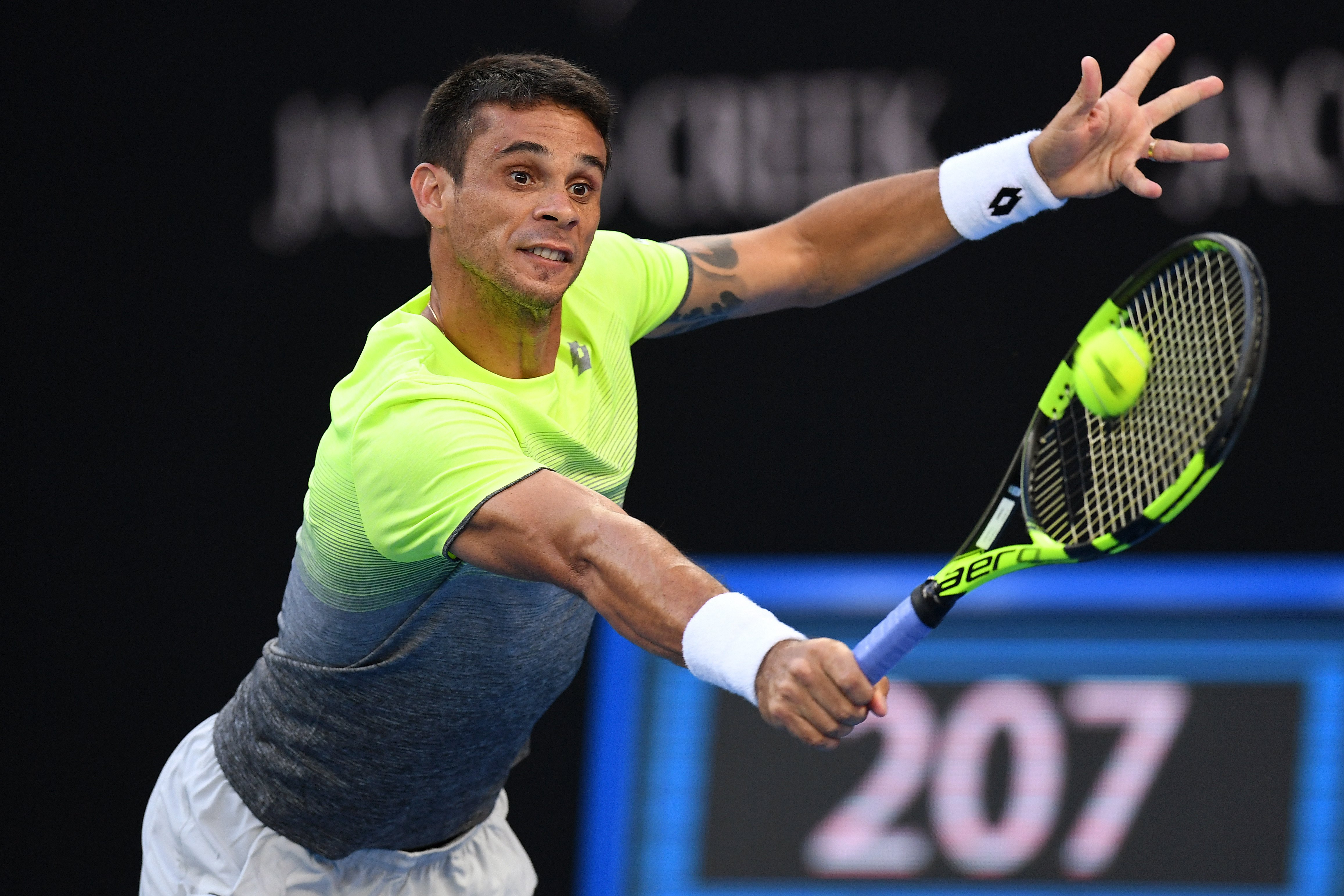 包含世界网球队绝地反击日本网球队，克耶高斯送出助攻的词条