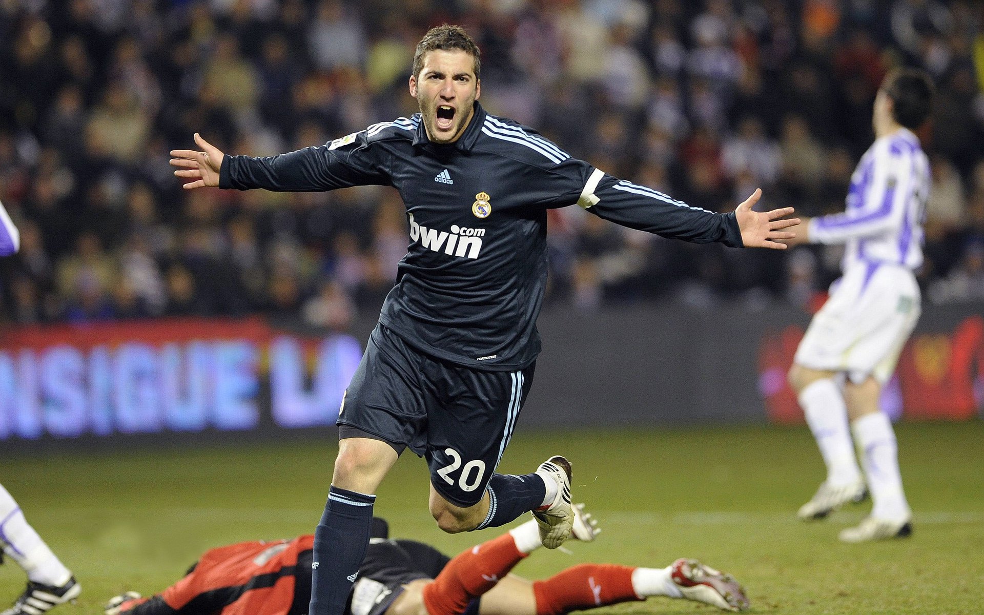 从圣西罗的阴影到伯纳乌的聚光灯,特奥·埃尔南德斯如何用一场欧冠半决赛完成自我正名