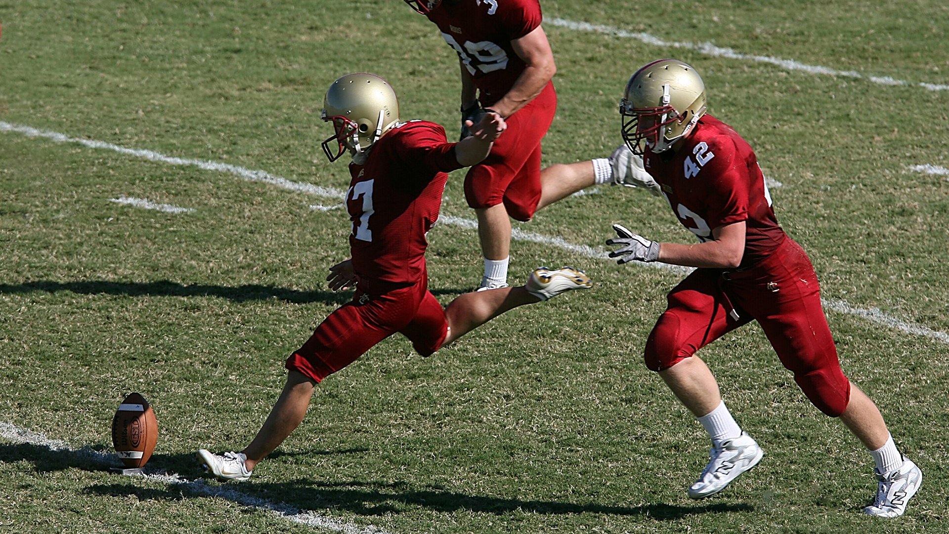 安赛龙点燃赛场，印尼队轻取中国队背后的羽球新格局